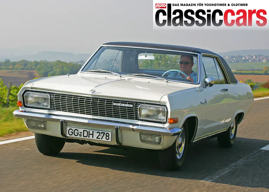 Das Opel Diplomat V8 Coupé fahrend von vorne