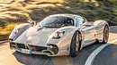 Pagani Utopia; fahrend von vorne rechts - Foto: Lee Brimble