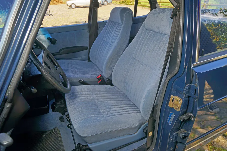 Die Sitze des Saab 900