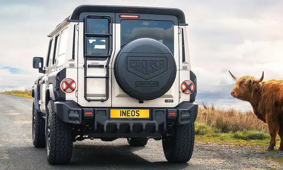 Ineos Grenadier von Project Kahn Der Ineos Grenadier von Project Kahn stehend von hinten.