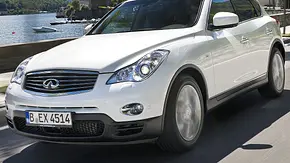 Infiniti EX30d Front