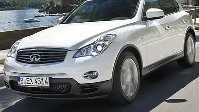 Infiniti EX30d Front