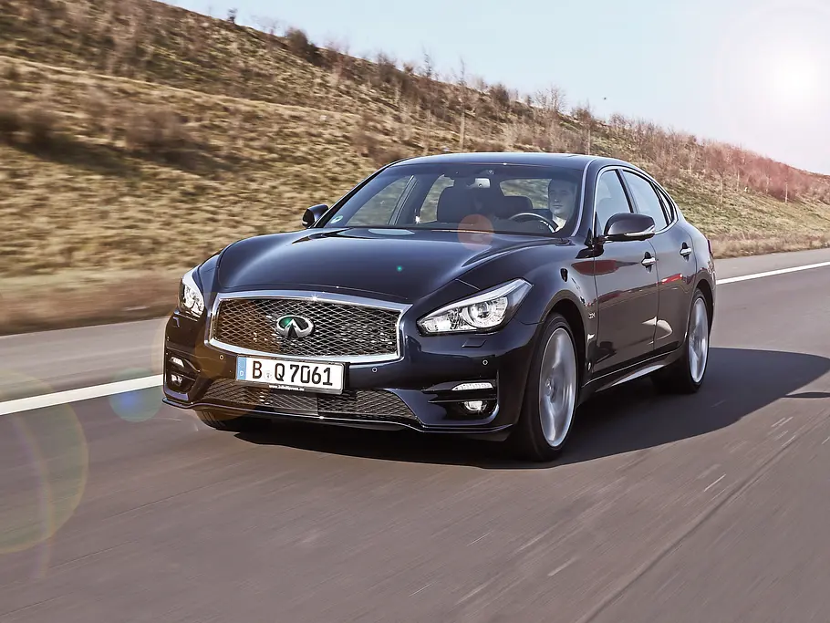 Infiniti Q70 2.2d Oberklasse Limousine Test