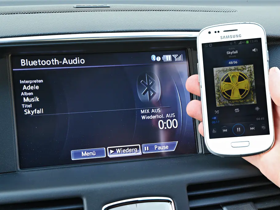 Infiniti Q70 2.2d Oberklasse Limousine Test Innenraum Multimeida Konnektivität Touchscreen