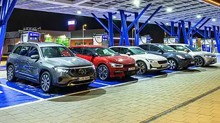 Mercedes EQB/Kia EV6/Polestar 2/Tesla Model Y/Ioniq 5 - Foto: Frank Ratering Mercedes EQB/Kia EV6/Polestar 2/Tesla Model Y/Ioniq 5 - Foto: Frank Ratering