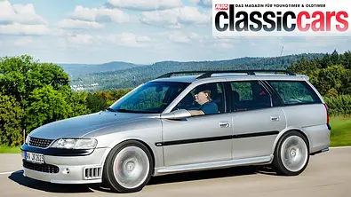 Der Irmscher i30 fahrend von schräg vorne fotografiert. - Foto: Hardy Mutschler