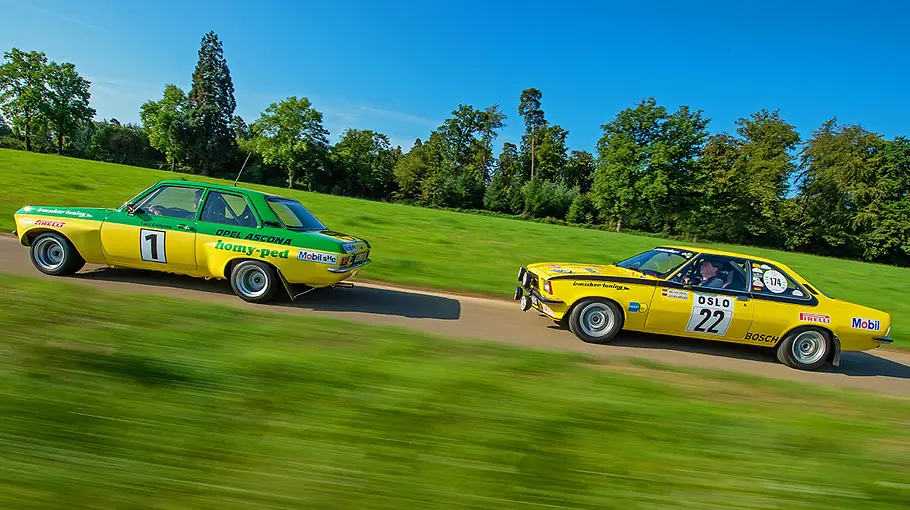 Irmscher Opel Ascona A und Commodore B GS/E fahrend seitlich.