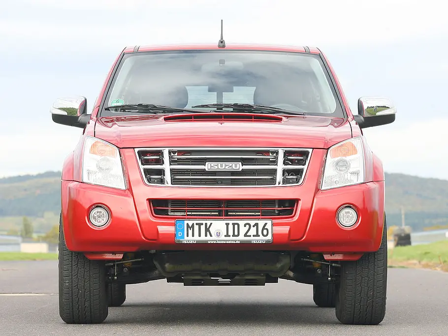 Isuzu D-Max 3.0 Diesel Isuzu D-Max 3.0 Diesel in 12,1 s auf 100 km/h