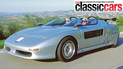 Der Italdesign Aztec fahrend von schräg vorne - Foto: Jürgen Zerha