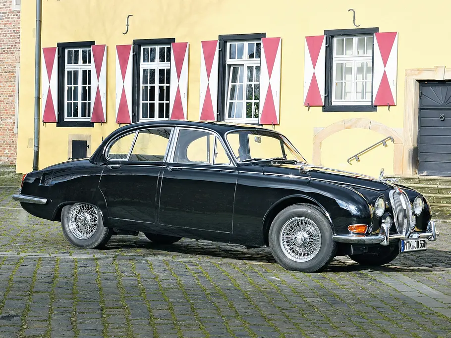 Jaguar S-Type 3.4 Fahrbericht Bilder Luxus-Limousine