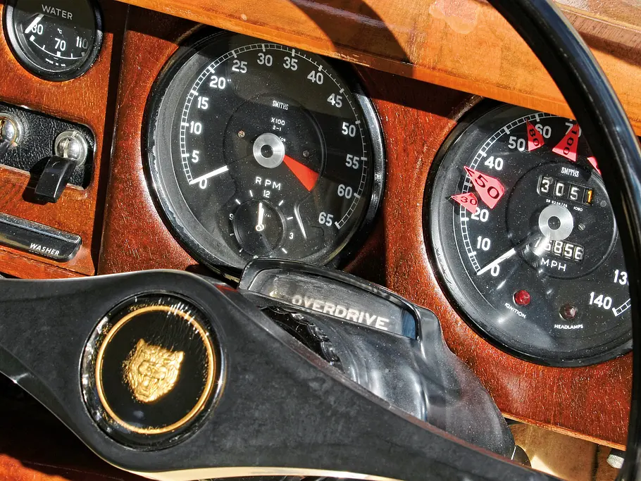 Jaguar S-Type 3.4 Fahrbericht Bilder Luxus-Limousine