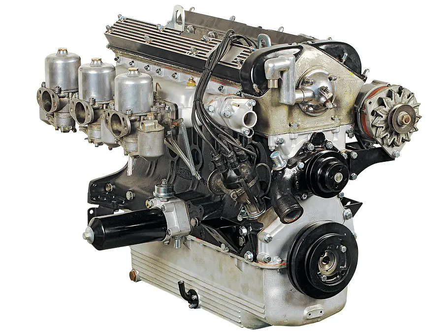Jaguar E-Type 4.2 Reihensechszylinder Motor Bilder