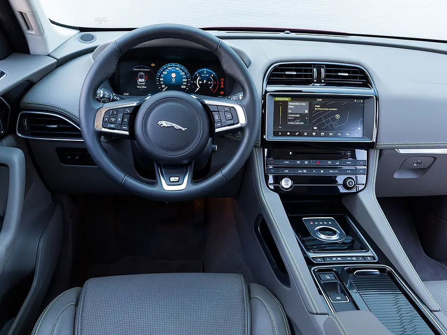 Jaguar F-Pace 30d (2016)