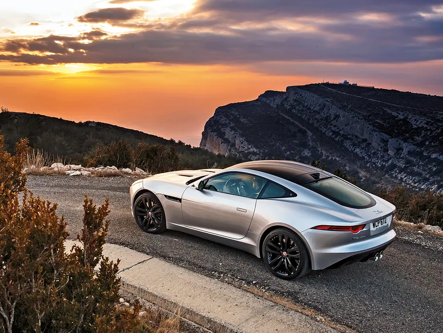 Jaguar F-Type Coupe Test Bilder technische Daten Heck