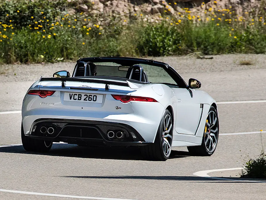 Erste Fahrt im neuen F-Type SVR