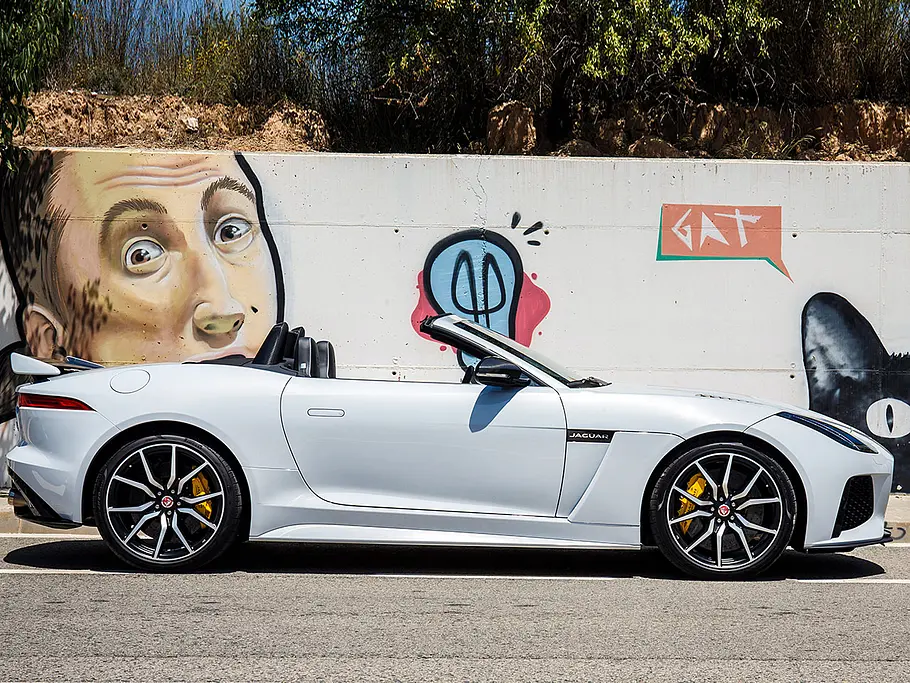 Erste Fahrt im neuen F-Type SVR