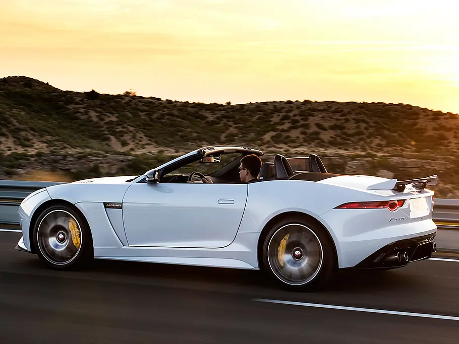 Erste Fahrt im neuen F-Type SVR