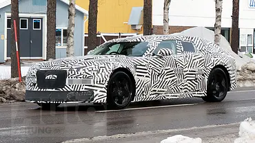 Ein Erlkönig des neuen Jaguar-Modells bei einer Testfahrt. - Foto: SH Proshots