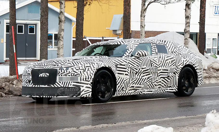 Neue Markenidentität für Jaguar Ein Erlkönig des neuen Jaguar-Modells bei einer Testfahrt.