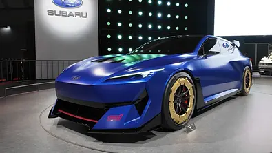 Blaues Subaru Elektro-Konzept auf der Japan Mobility Show 2025