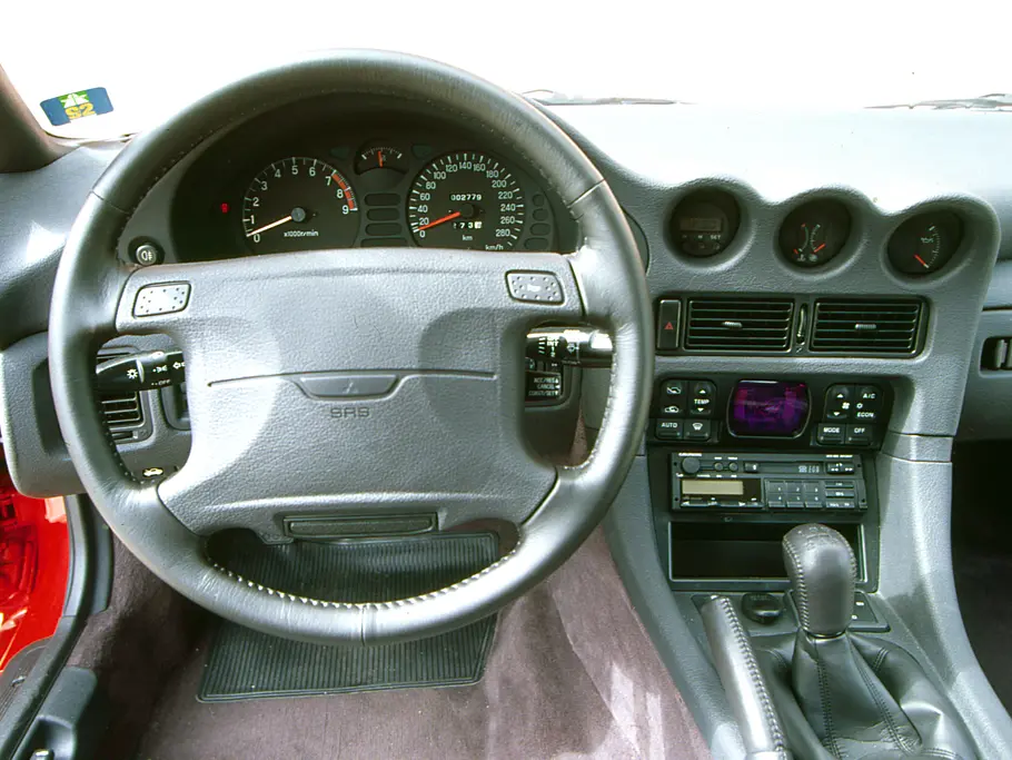 5 Japanische Kämpfer: Mitsubishi 3000 GT Japanische Sportwagen Mitsubishi 3000 GT Cockpit
