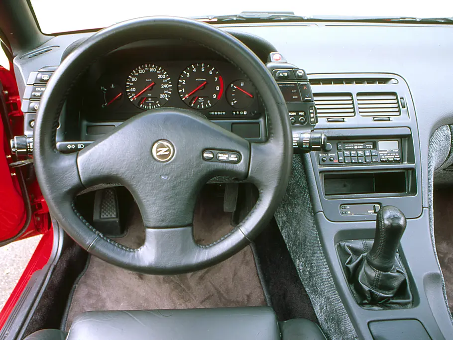 5 Japanische Kämpfer: Nissan 300 ZX Twin Turbo Japanische Sportwagen Nissan 300 ZX Twin Turbo Cockpit