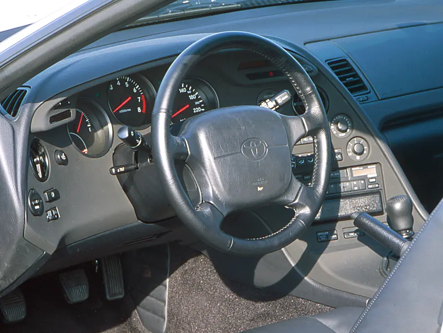 5 Japanische Kämpfer: Toyota Supra Japanische Sportwagen Toyota Supra Cockpit
