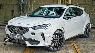 Der Cupra Formentor von JE Design statisch von schräg vorne. - Foto: JE Design