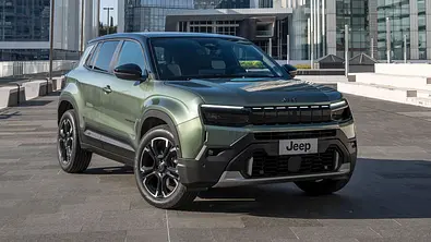 Der Jeep Avenger statisch von schräg vorne rechts. - Foto: Jeep