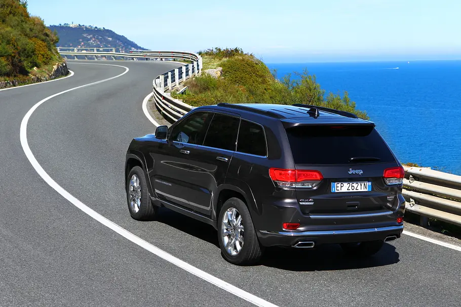 Jeep Grand Cherokee 3.0 V6 Multijet Jeep Grand Cherokee 3.0 V6 Multijet Test Bilder 2014 technische Daten Rückleuchten