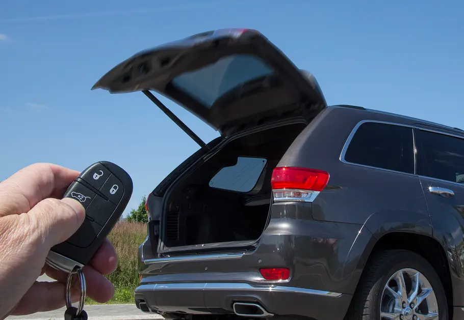 Jeep Grand Cherokee 3.0 V6 Multijet Jeep Grand Cherokee 3.0 V6 Multijet Test Bilder 2014 technische Daten Kofferraum