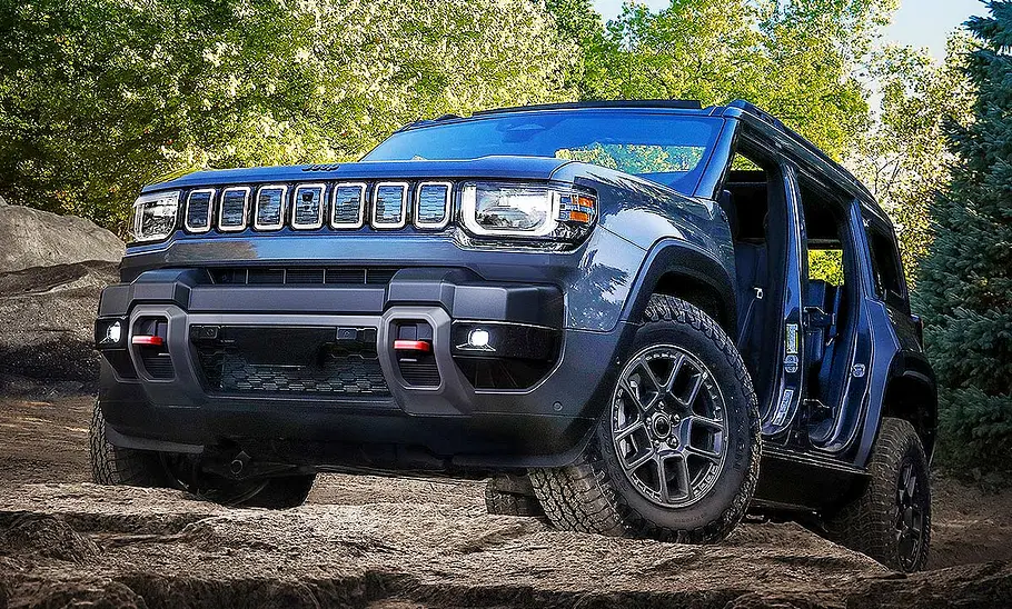 Blick von schräg vorne auf den Jeep Recon (2026) ohne Seitentüren.