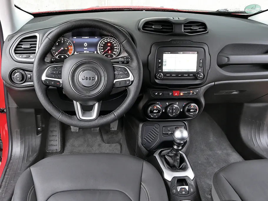 Jeep Renegade 1.6 Multijet 2015 SUV Diesel Vierzylinder Test Innenraum Cockpit Bilder