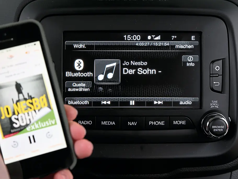 Jeep Renegade 1.6 Multijet 2015 SUV Diesel Vierzylinder Test Innenraum Infotainment Bilder