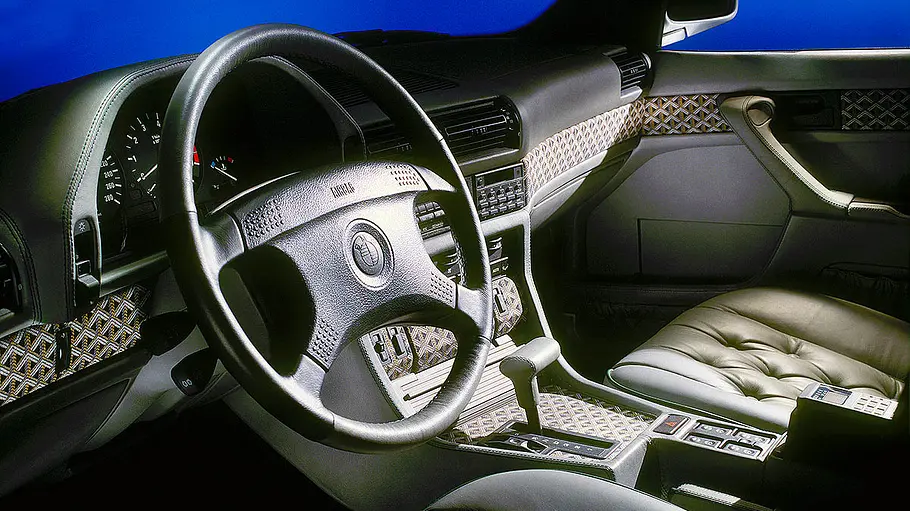 BMW 750iL (E32) Das Cockpit des BMW 750iL (E32).