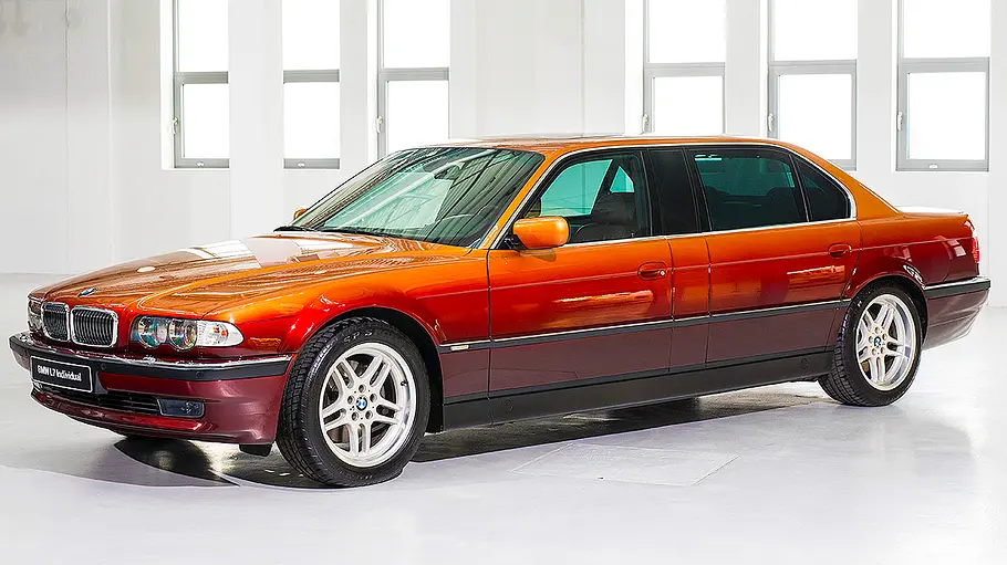 BMW L7 (E38) Der BMW L7 (E38) statisch von schräg vorne fotografiert.