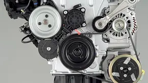 Der Keilriemen fungiert als Bindeglied zwischen Motor und Nebenaggregaten. - Foto: BMW