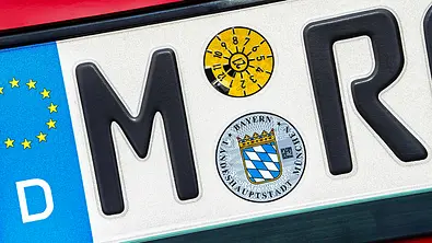 M für München ist bekannt. Bald könnte es jedoch neue Stadtkürzel auf Kfz-Kennzeichen geben. - Foto: Imago