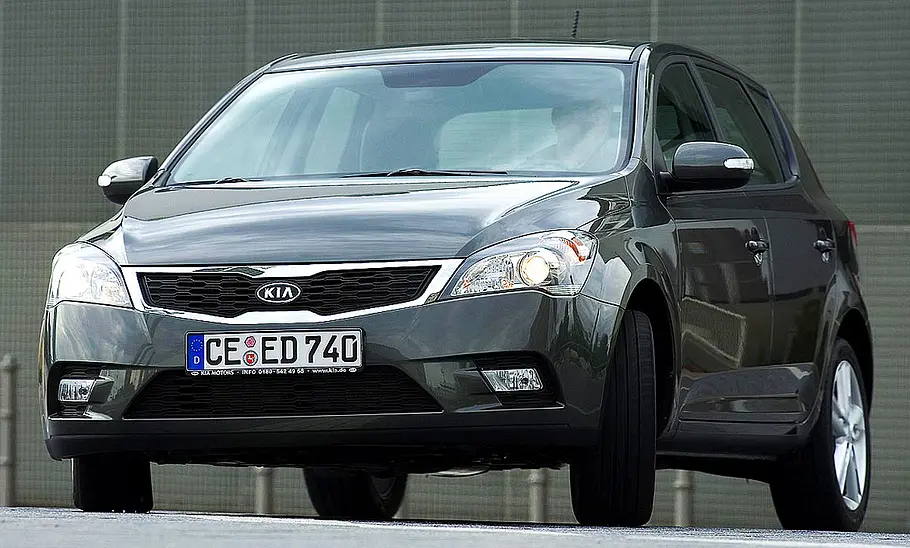 Kia Ceed Facelift (2009) Kia Ceed Facelift (2009)