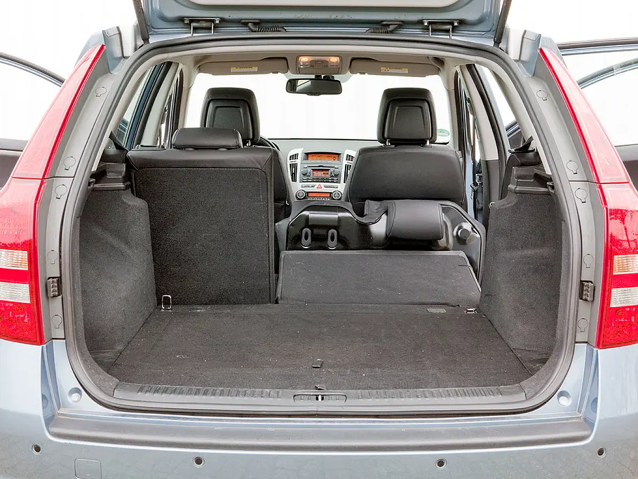 Kia Ceed SW 2.0 CVVT Kia Ceed SW 2.0 CVVT - Ladevolumen