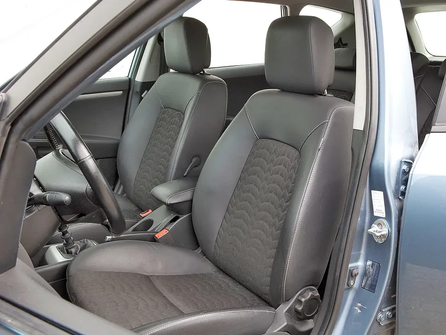 Kia Ceed SW 2.0 CVVT Kia Ceed SW 2.0 CVVT - Vordersitze