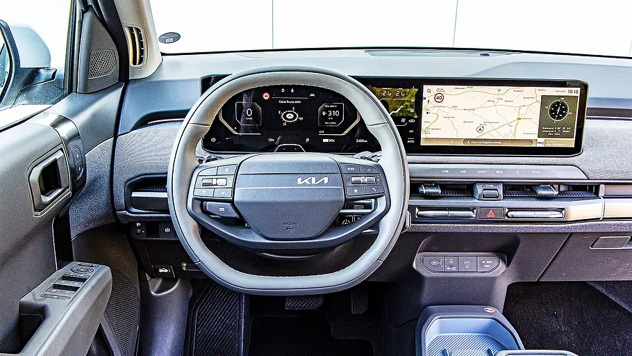 Kia EV3 Blick auf die Armaturen im Innenraum des Kia EV3.