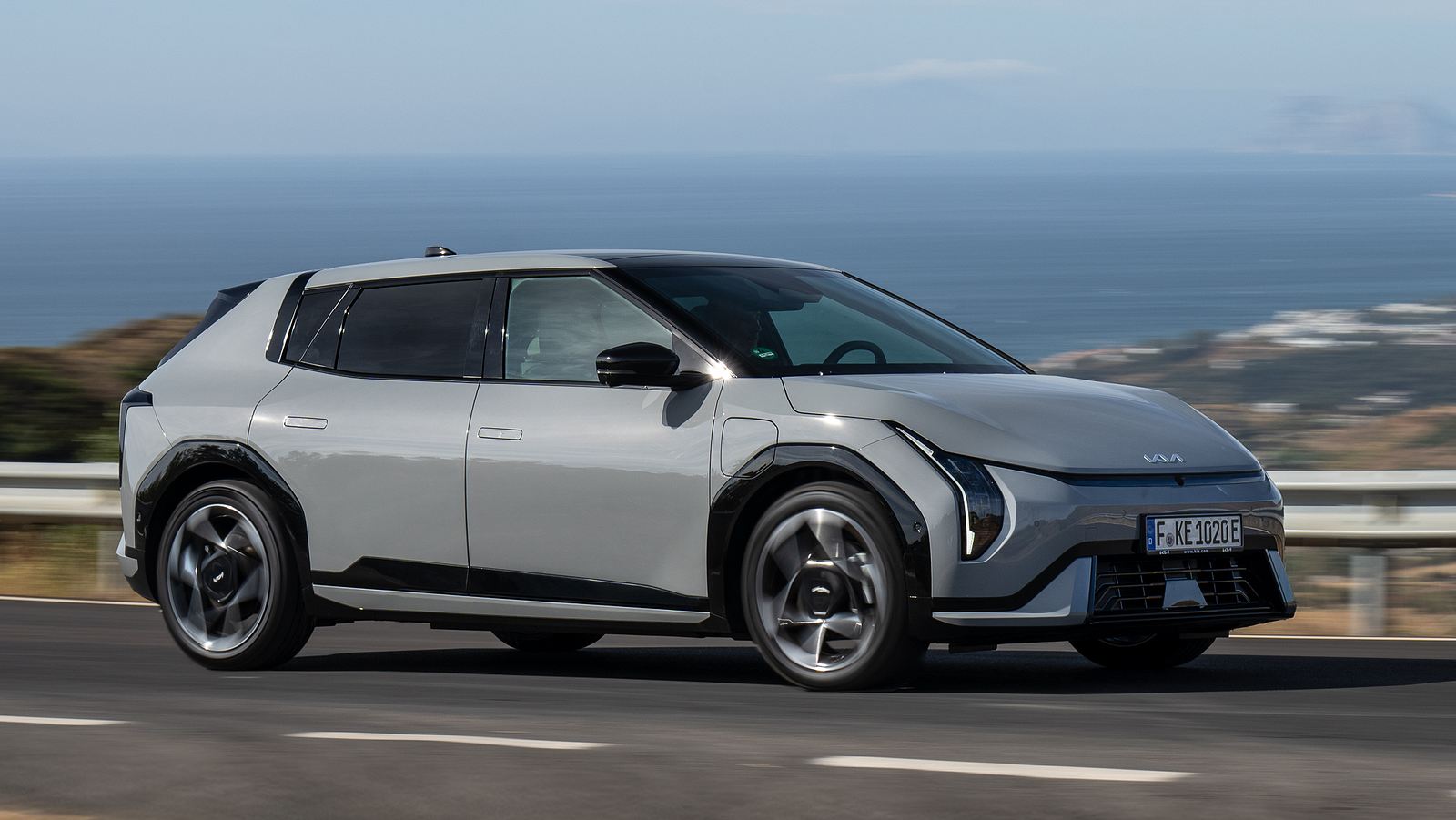 Carwow Summer Sale: Kia EV4 from €111 per month on lease