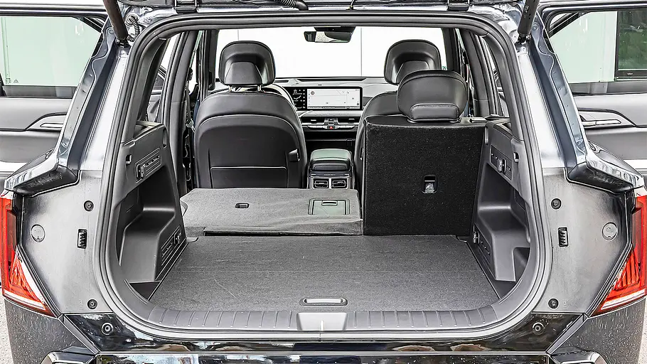 Blick in den Kofferraum des Kia EV5.