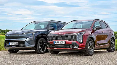 Kia EV5 und Kia Sportage. - Foto: Daniela Loof