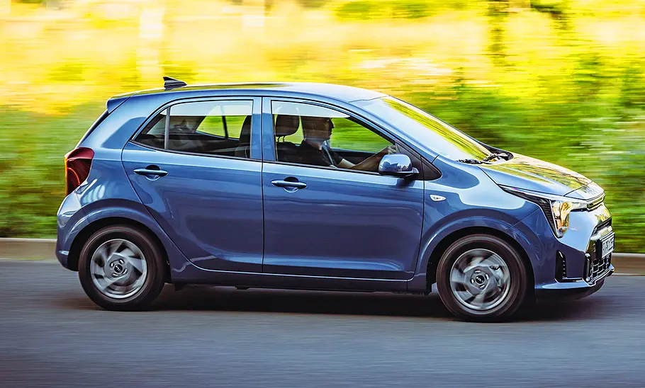 Kia Picanto Facelift (2024); fahrend; Außenansicht; Profilansicht; Seitenansicht
