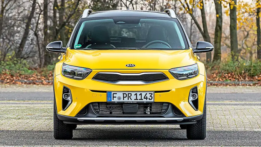 Kia Stonic (2020) Blick von vorne auf den Kia Stonic (2020).