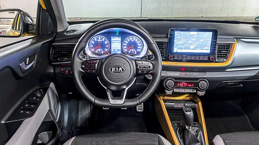 Kia Stonic (2020) Blick auf die Armaturen im Innenraum des Kia Stonic (2020).