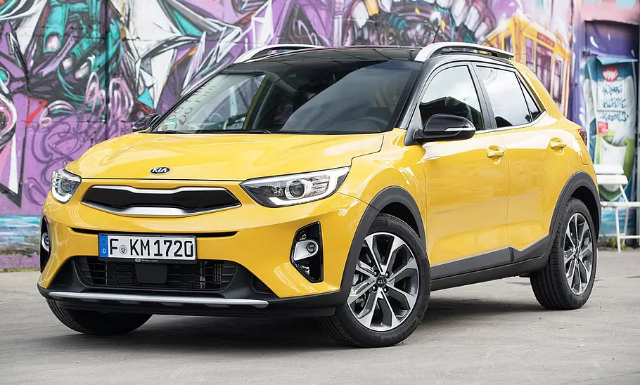 Kia Stonic (2017) Der Kia Stonic (2017) von schräg vorne fotografiert.
