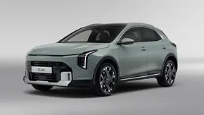 Das Kia XCeed Facelift in Studiokulisse fotografiert von schräg vorne. - Foto: Kia